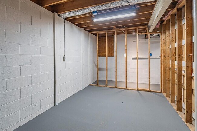 Building Photo - 194 Melanie Ln