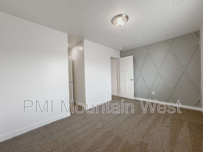 Building Photo - 641 N 30 E