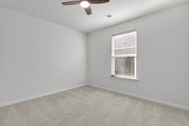 Building Photo - Bright & Spacious 4-Bedroom Home in Savannah’s Godley Park