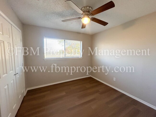 Building Photo - 509 W Denton St