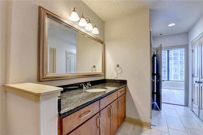 Building Photo - 3445 Stratford Rd NE