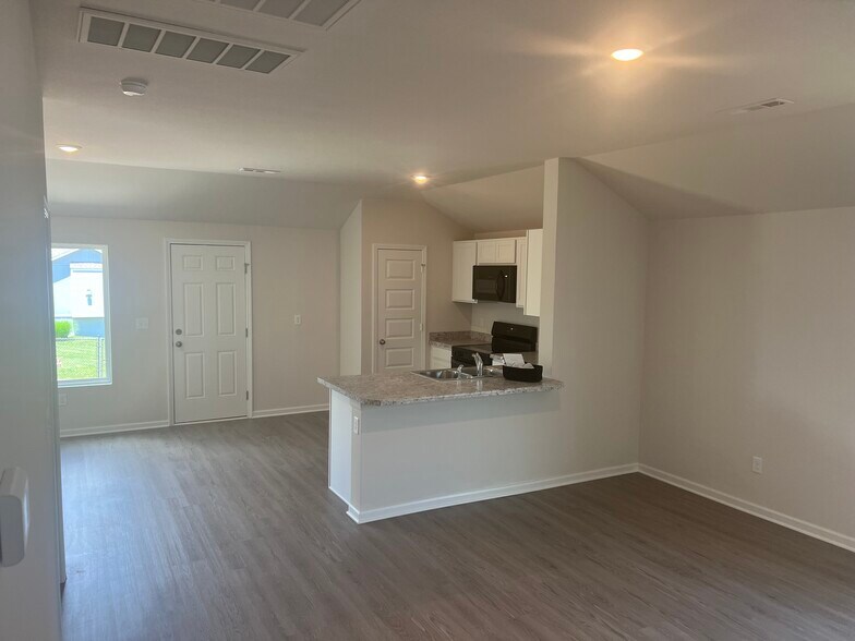 Building Photo - 2113 Brk Rdg Cir