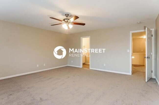 Building Photo - 4 Bedroom Pet-Friendly Home in Birmingham, AL with Main Street Renewal
