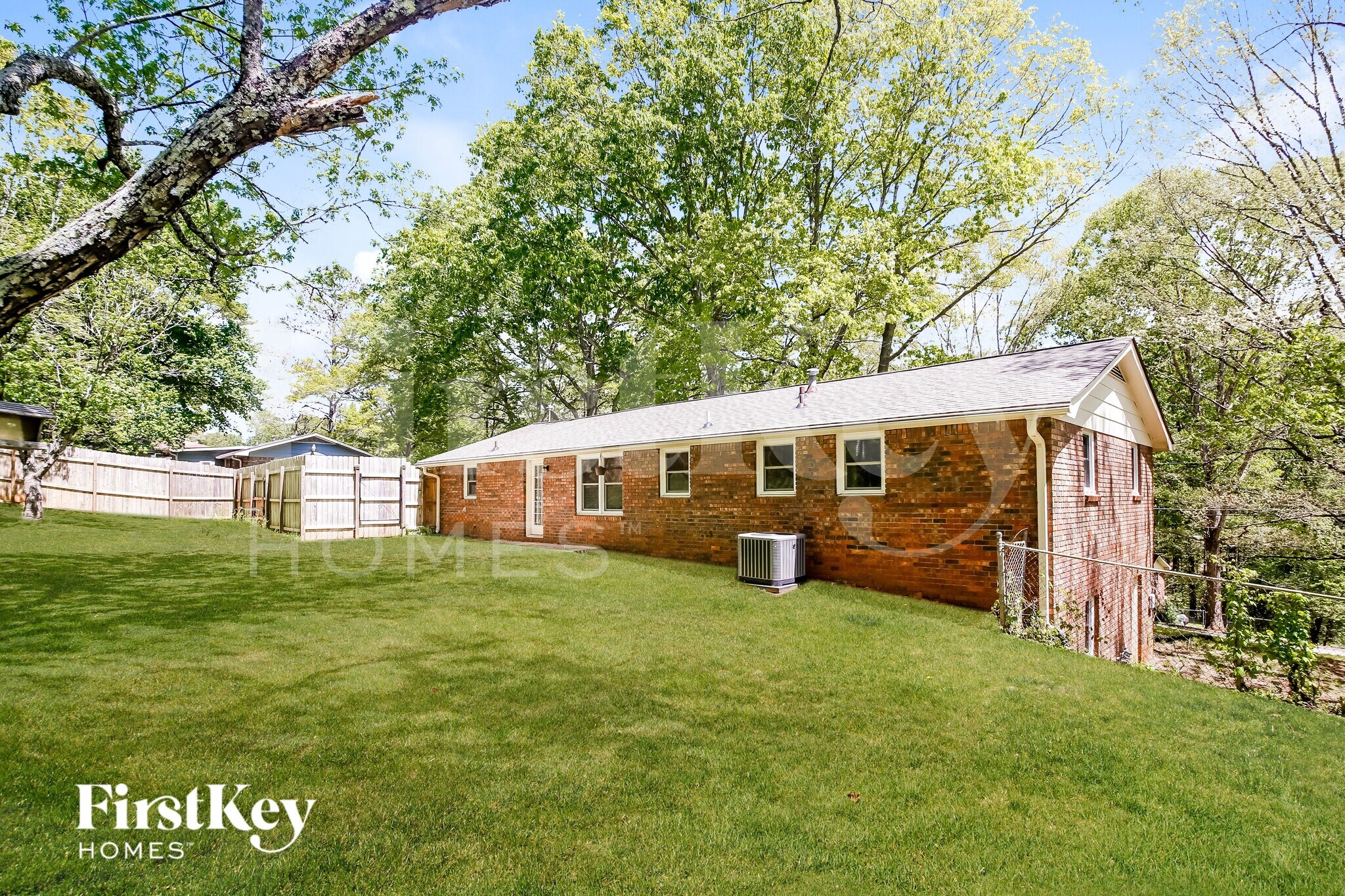 Building Photo - 3548 Birchwood Dr