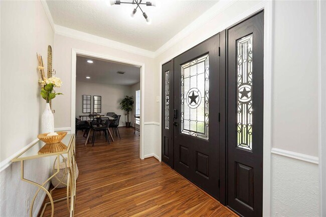 Building Photo - 5511 Green Timbers Dr