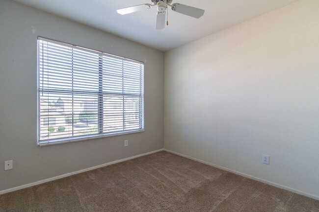 Building Photo - Discover Your Dream Home with a Fantastic Floorplan!