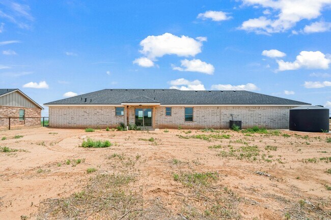 Building Photo - Country Living In Idalou ISD!