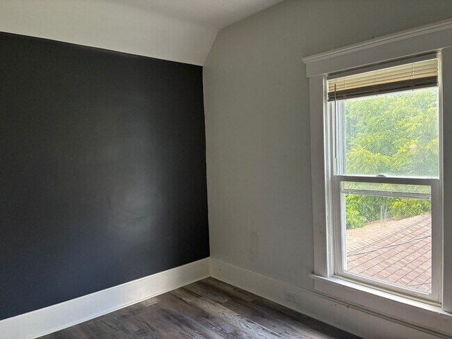 Building Photo - 118 Floral Ct