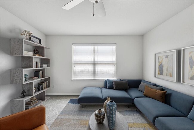 Building Photo - 144 Holstein St