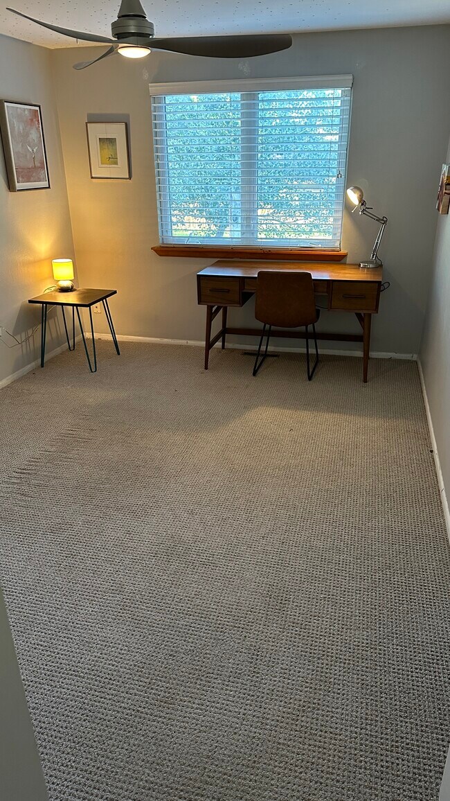 Building Photo - 2871 Loma Pl