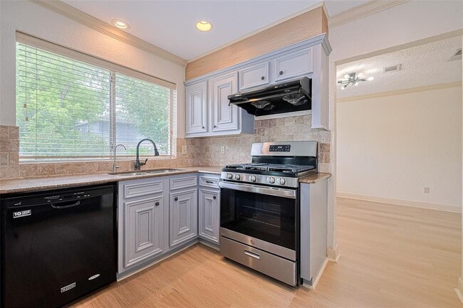 Building Photo - 3614 Bee Bayou Ln