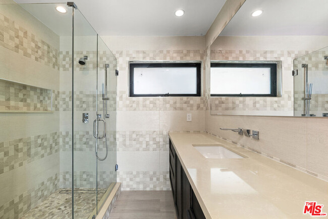 Building Photo - 4423 Bergamo Dr
