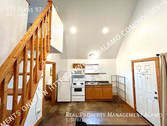 Building Photo - AVAILABLE NOW! 2 Bedroom / 1 Bath Lodge w/...