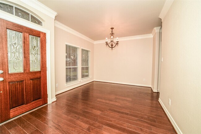 Primary Photo - 3514 Clearview Cir