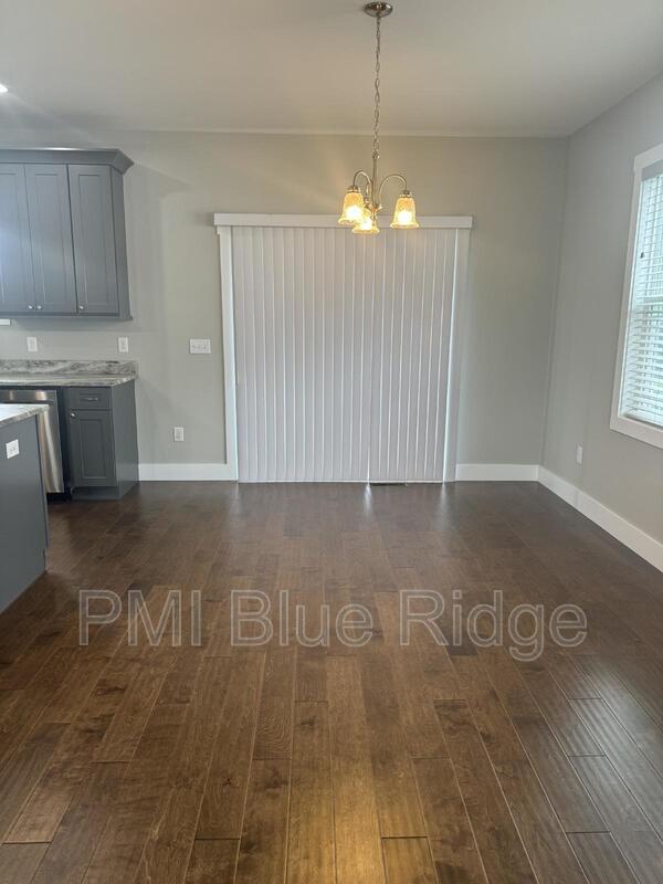 Building Photo - 111 Leyland Cir