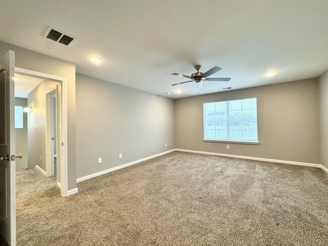 Building Photo - 127 Landry Ln