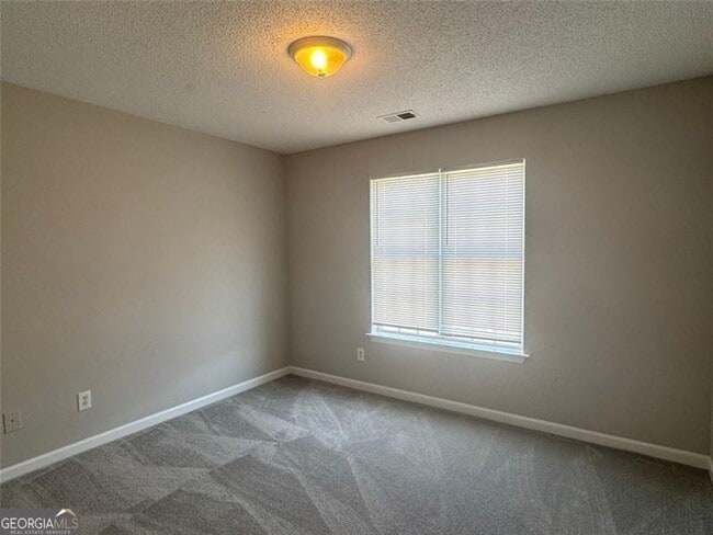 Building Photo - 4044 Robin Cir