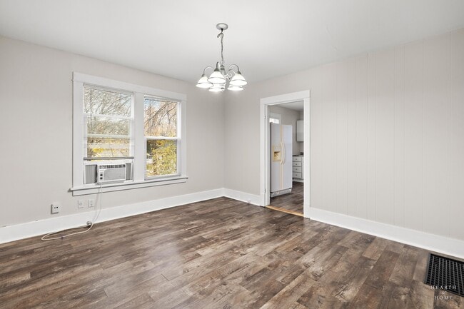 Building Photo - 415 Dean St