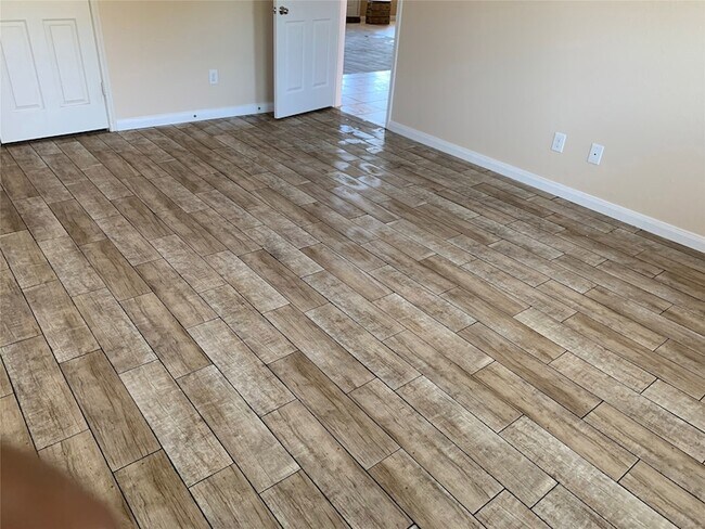 Building Photo - 784 Keel Line Dr