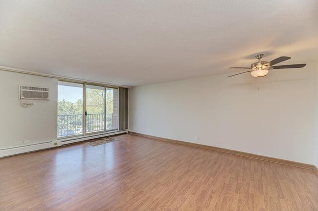 Building Photo - 2200 S Stewart Ave