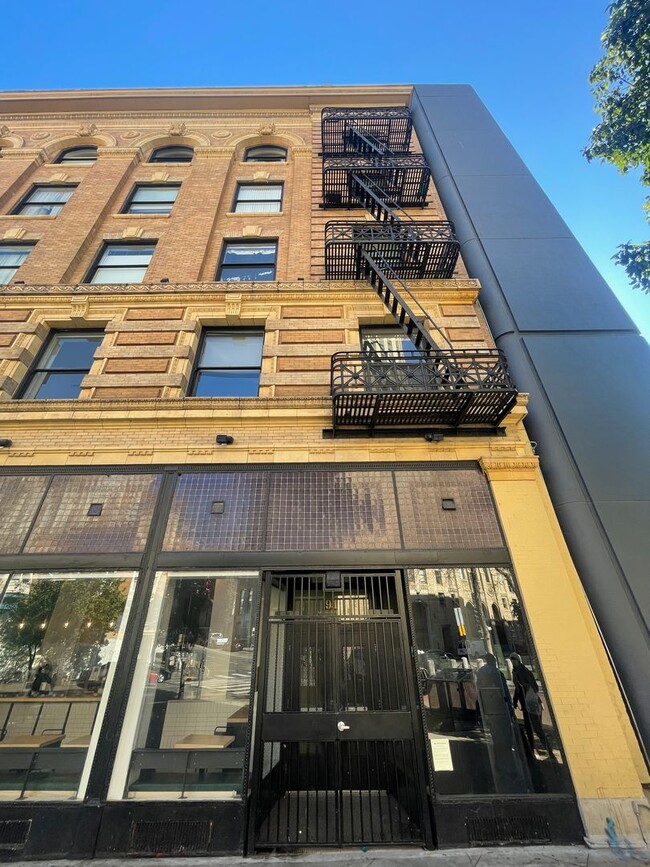 Building Photo - $1,000 MOVE IN SPECIAL!! Beautiful Loft Located in the Heart of San Francisco!!!!