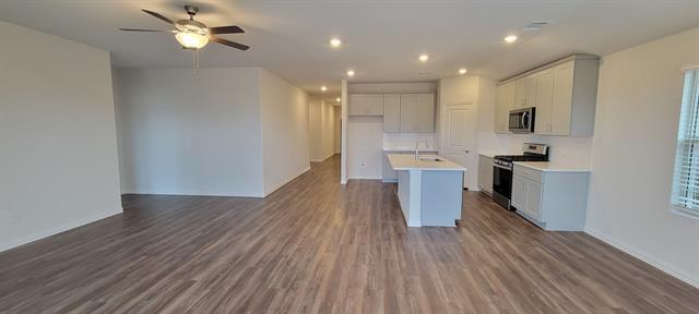 Building Photo - 2633 Oneida Ln