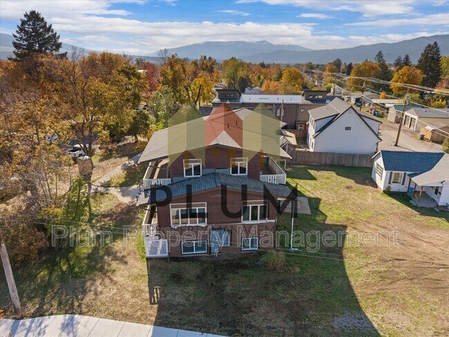 Building Photo - 705 Cleveland St