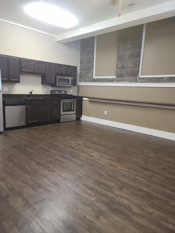 Building Photo - 2212 E 12th St