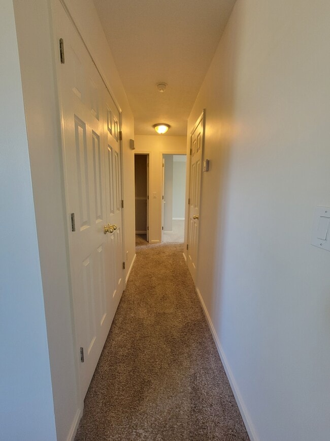 Building Photo - 1216 Pebble Creek Dr