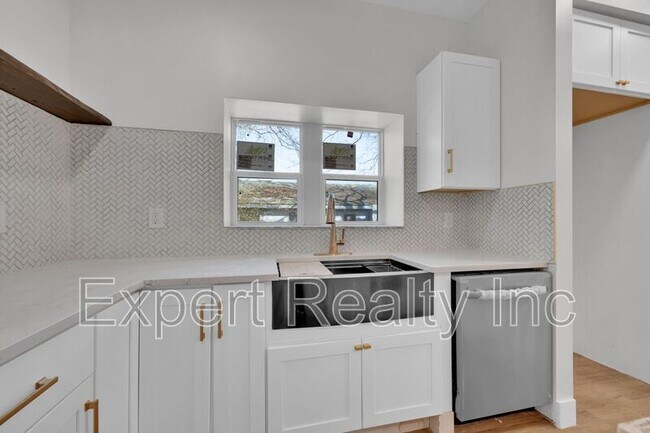 Building Photo - 1720 34th Pl N