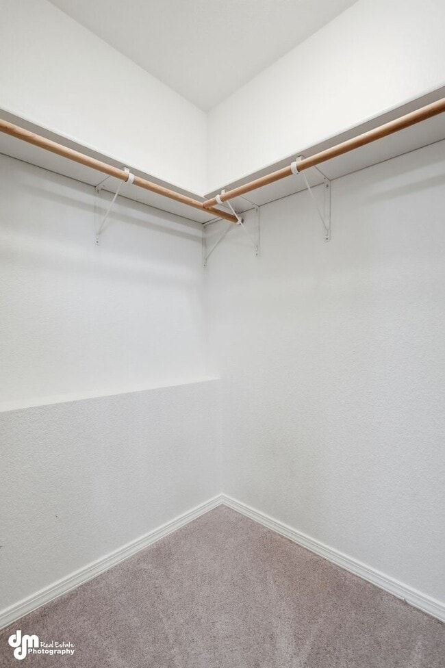 Building Photo - 3 BEDROOM | 2 BATHROOM | 2 CAR GARAGE