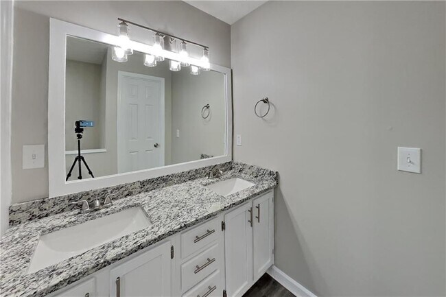 Building Photo - 89 White Oak St