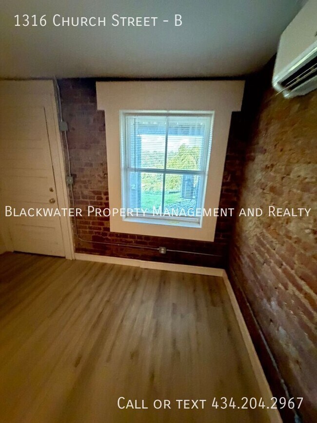 Building Photo - 1316 Church St