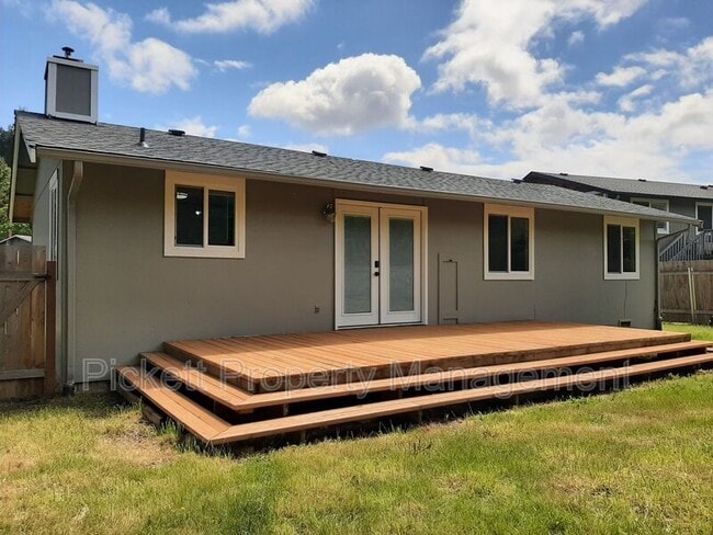 Building Photo - 212 NE Torval Canyon Rd