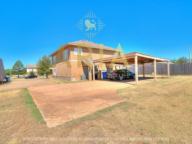 Building Photo - *611-613 Welston Cr.