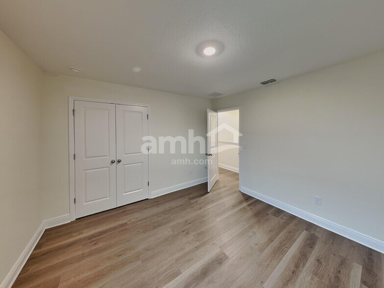 Building Photo - 5974 Pinewood Ests Dr