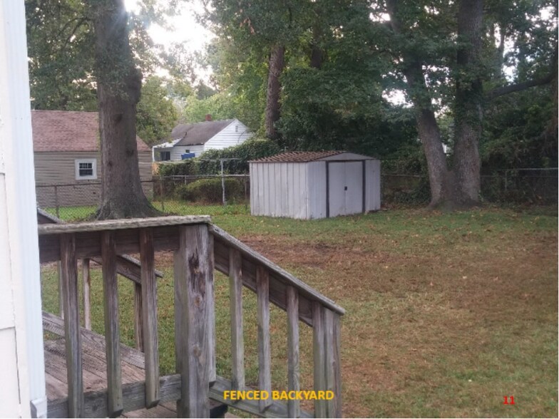 Building Photo - 2124 E Pembroke Ave