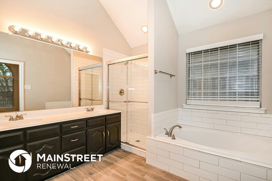 Building Photo - 1450 Cromwell Ct