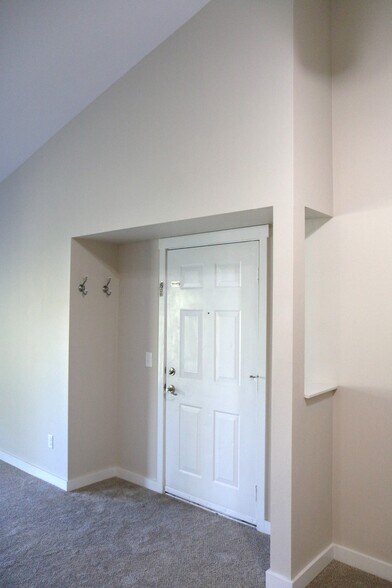 Building Photo - 12300 Harbour Pointe Blvd