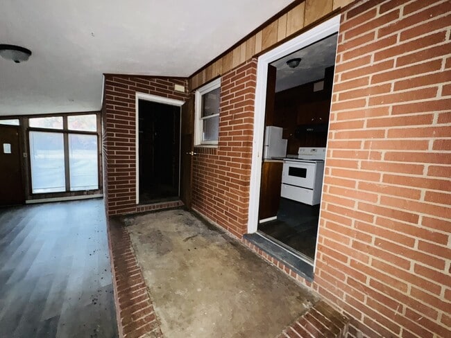 Building Photo - 1096 NC-56