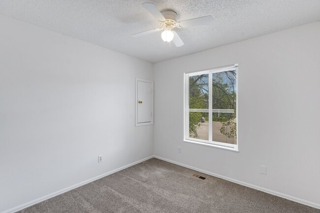 Building Photo - 3 bedroom home in Quail Meadows for rent