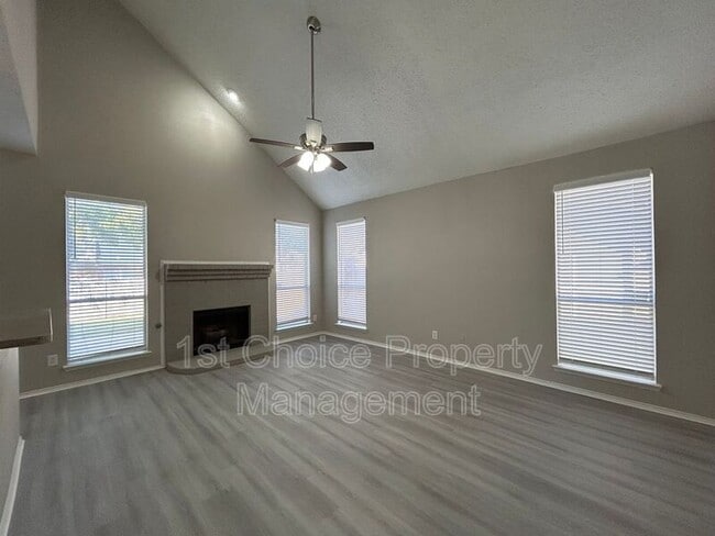 Building Photo - 4805 Misty Ridge Dr