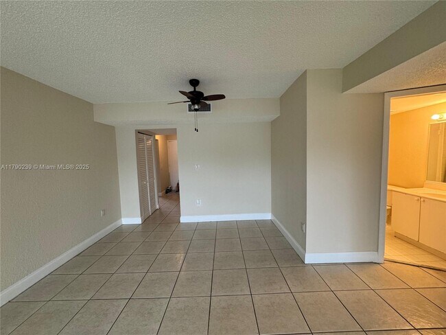 Building Photo - 4215 N University Dr