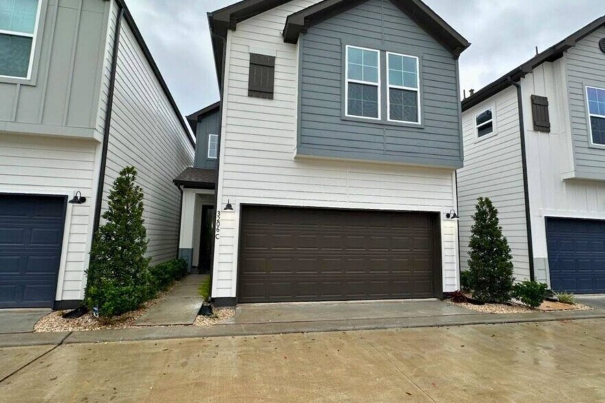 Building Photo - 3208 Bostic St