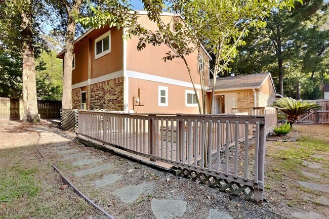 Building Photo - 2814 Golden Leaf Dr