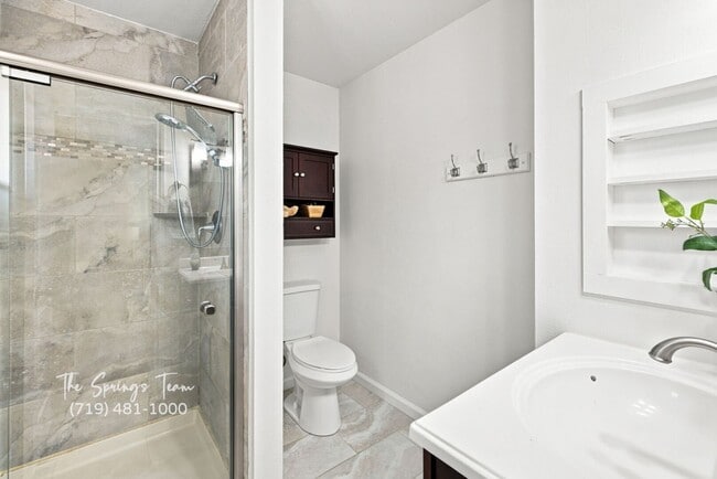 Building Photo - 1239 Suncrest Way