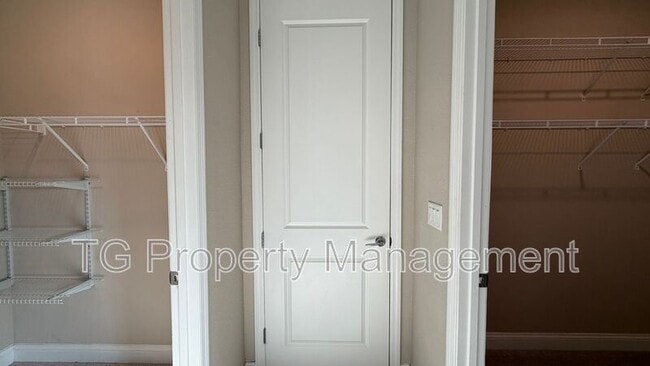 Building Photo - 122 Monthaven Dr