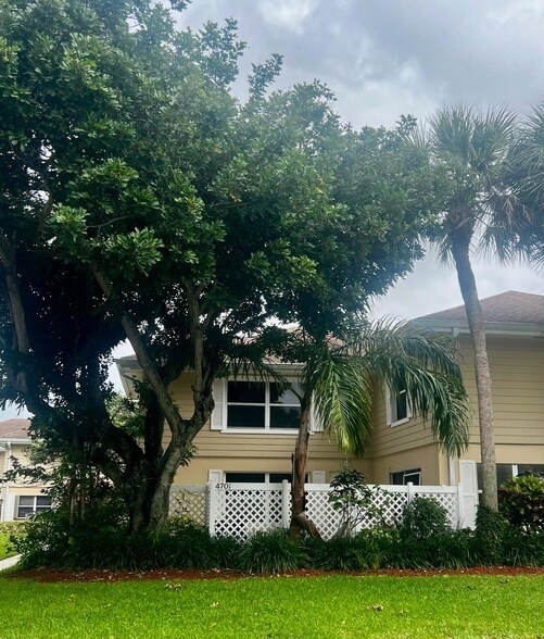 Building Photo - 4701 Roxbury Ct