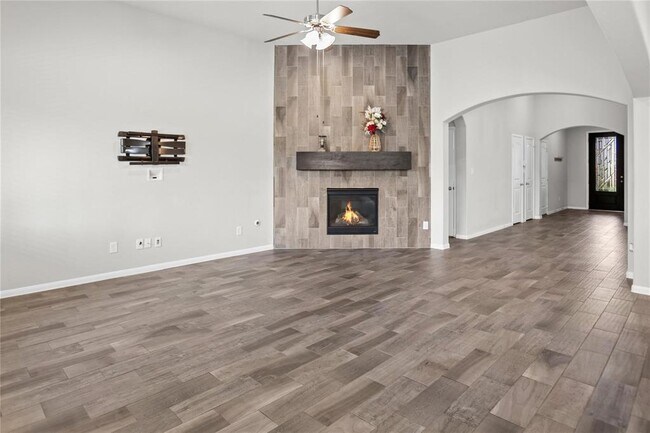 Building Photo - 24115 Golden Fallow Dr