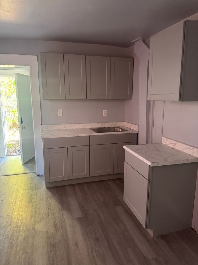 Building Photo - SINGLE FAMILY HOUSE FOR RENT